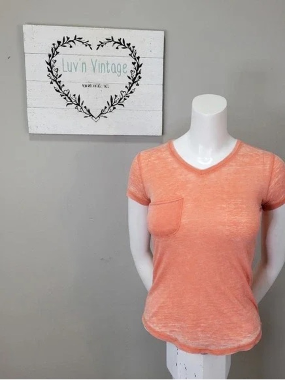 Women's Peach V-Neck Pocket Short Sleeve Tee